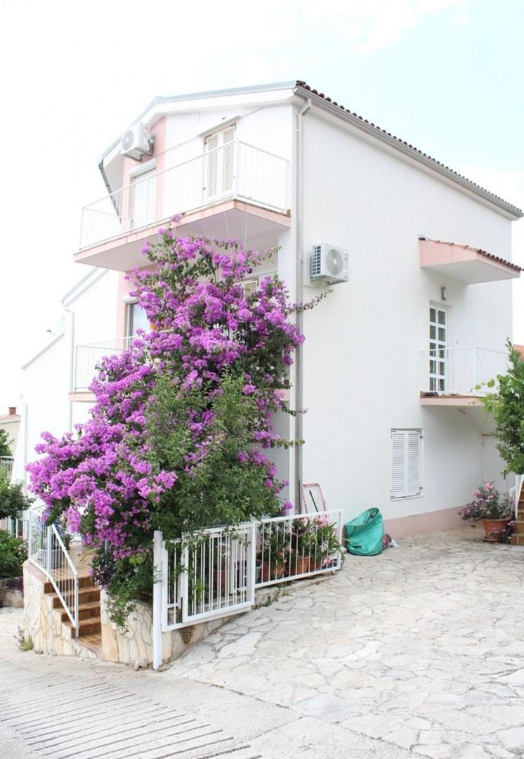 Apartment Bajuti Primošten Екстериор снимка