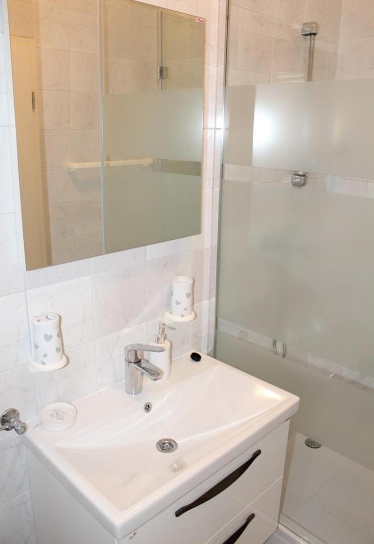 Apartment Bajuti Primošten Екстериор снимка