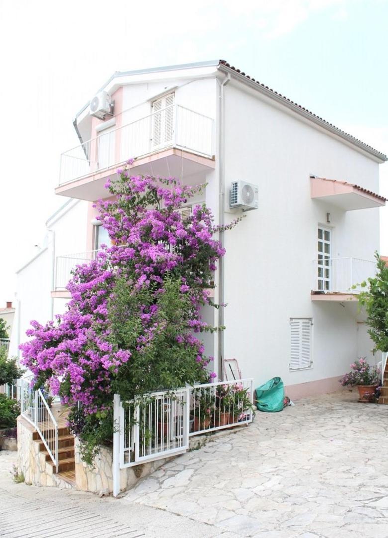 Apartment Bajuti Primošten Екстериор снимка
